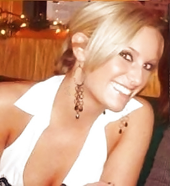 wivesforreblogging:  Self shot Cyndi - a submission to wivesforreblogging 