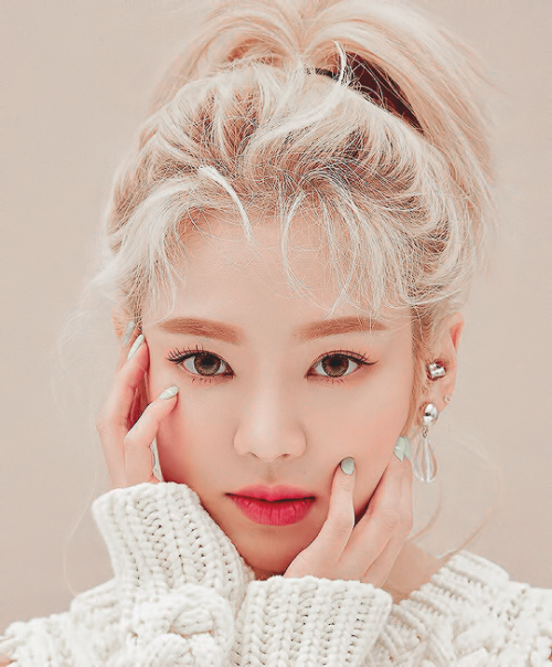 jaendeukie: HYOYEON x Legend Magazine