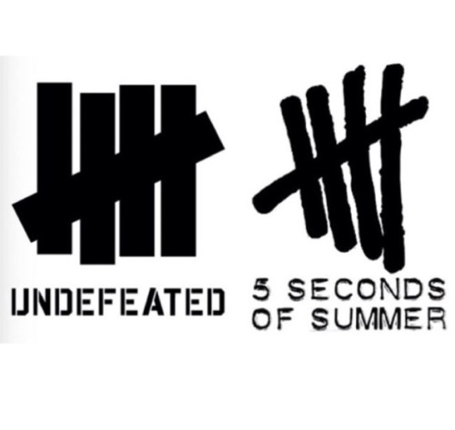 nakedhoran:  the reason 5sos had to change their logo