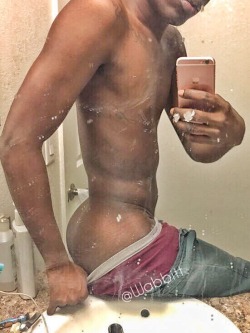 wabbitt:  This Dirty Fucking Mirror 😩🙈