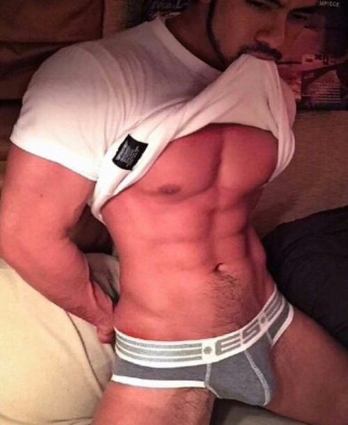 mystraightfriend:  Mystraightfriend.tumblr.com