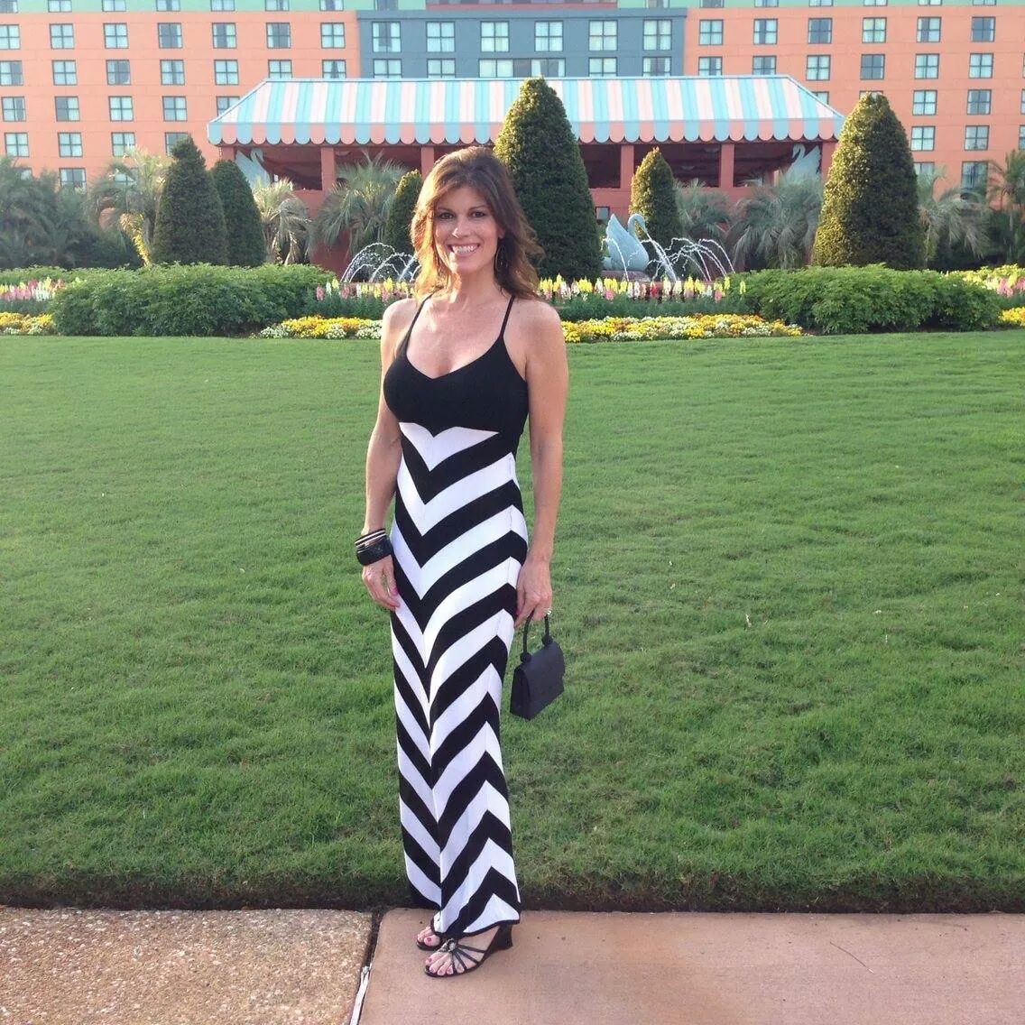 grannymystery:  Stunning… Who wants her!!!