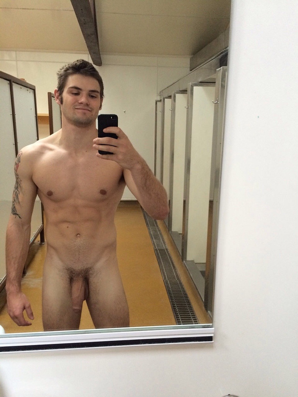 argen-ladd:  Los vestuarios son una inagotable fuente de belleza!!!  Visit: http://argen-ladd.tumblr.com