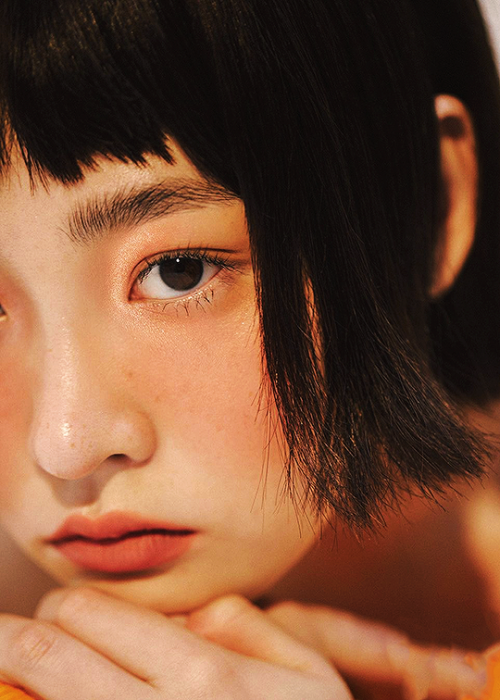 gominshi: KIM MIN HA ph. by Yoon Ji Yong for ELLE Korea (May 2022)