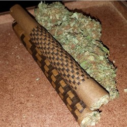 weedporndaily:  #tbt my first microweave. these things made it on @snoopdogg feed once. by siraynot http://ift.tt/1hccJGi