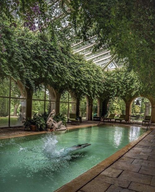 Love this pool room. Source unknown #greenery #landscaping #landscape #landscapedesign #garden #gard