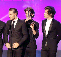 lilotayne:   &ldquo;too tall&rdquo;  &ldquo;just right&rdquo; 