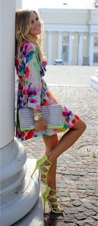 I love this outfit. from the dress to the heels. Super cute! I love the colors and the shoes just ma