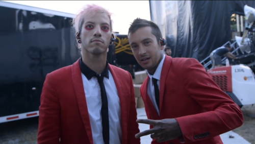 blurryxheathens:“It’s still a video…”