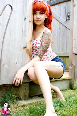 altmodelgirlcrush:  Johnnyrogue Suicide