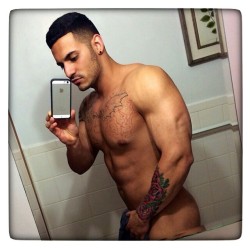 swagthirsty:  justchillingpapi:  Saury getting daring.  http://swagthirsty.tumblr.com/archive   Yessss show us SAURY!!! U DELICIOUS MAN ahhhhhh