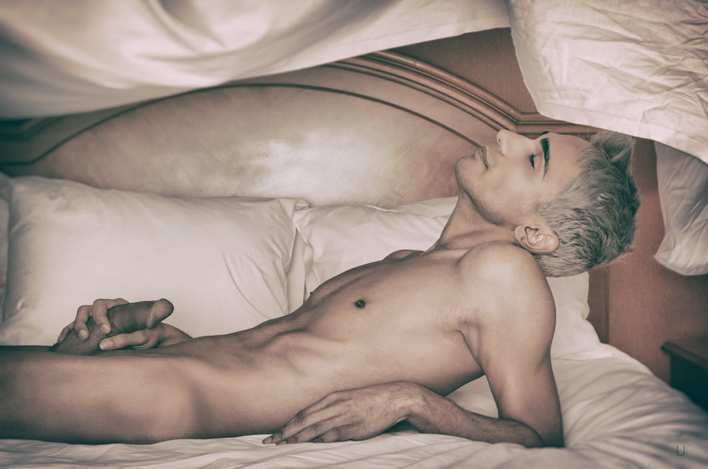 vulgarityisthespiceoflife:  LIFTED SHEETS by UFPhotography  