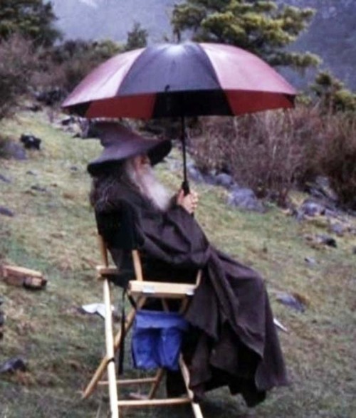cinemotionpicture:Behind the scenes photos from some of your favorite movies pt. 2