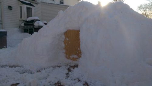 sixpenceee:  A luxury Igloo apartment made by this user.  Check out my Facebook | Instagram | Scary Story Website  Dope