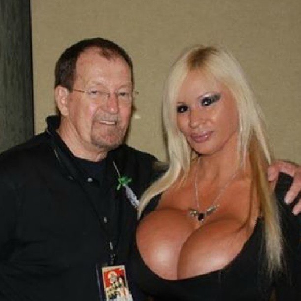laceywildd:  Bill hinzman was a great guy. Night of living dead original zombie