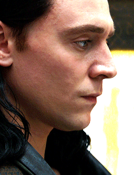 aoifelaufeyson:  Goddamn, he’s beautiful 