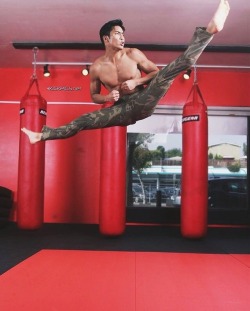 celebswhogetslepton:    @yoshi_sudarso: Jumping into the weekend like #jcvd Thanks for catching this @kickpicsllc   