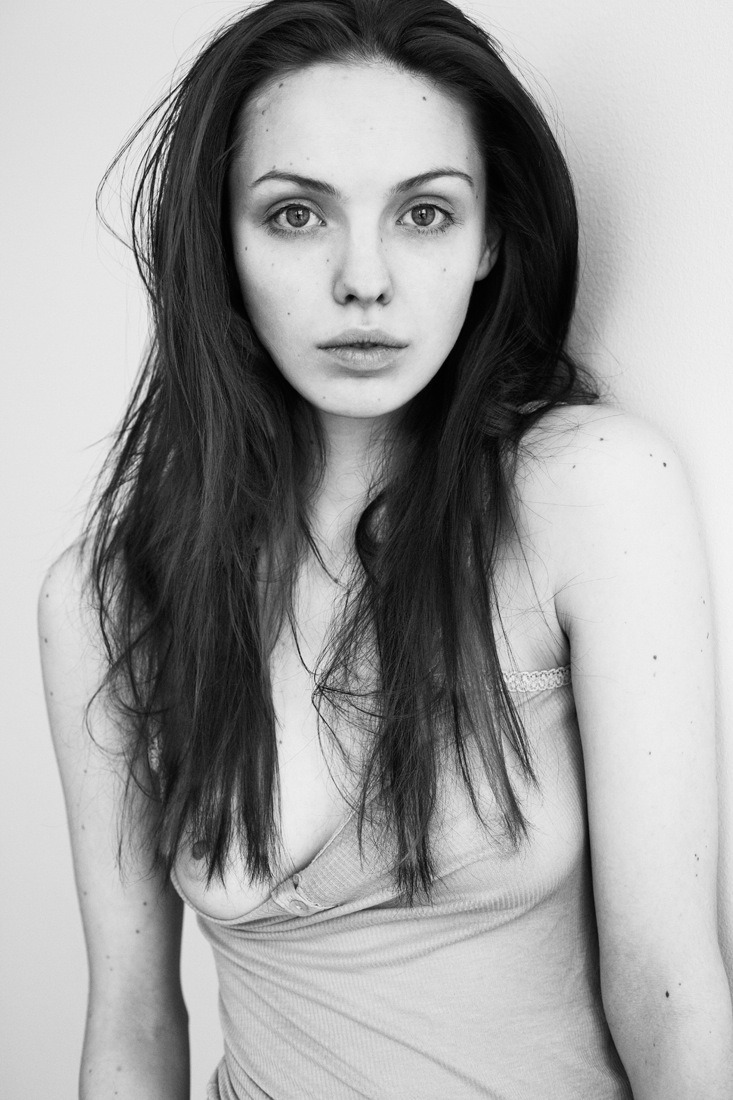 not-a-pretty-girl:  Osannda Hall :: Jesse Laitinen  