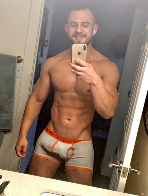 realbulgeblog:    Follow in Instagram: https://www.instagram.com/realbulgeblog/