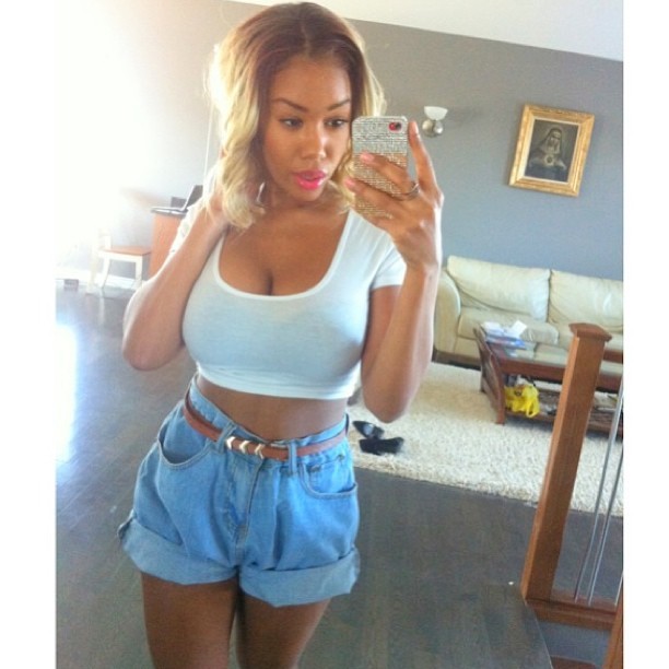 realgtilltheykillme:  I love big mirrors 💕 