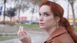 sexyprettyredheads:  Visita la pagina Christina Hendricks Pictures (video)