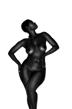 mikemogul:  defined by curves … curves by definition  PHOTO BY MIKE MOGUL  WWW.MIKEMOGUL.COM   