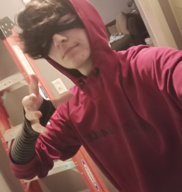 Improved my Jackieboy Man Cosplay, you guys like it?
Tried to be accurate to the comic, but i also took inspo 