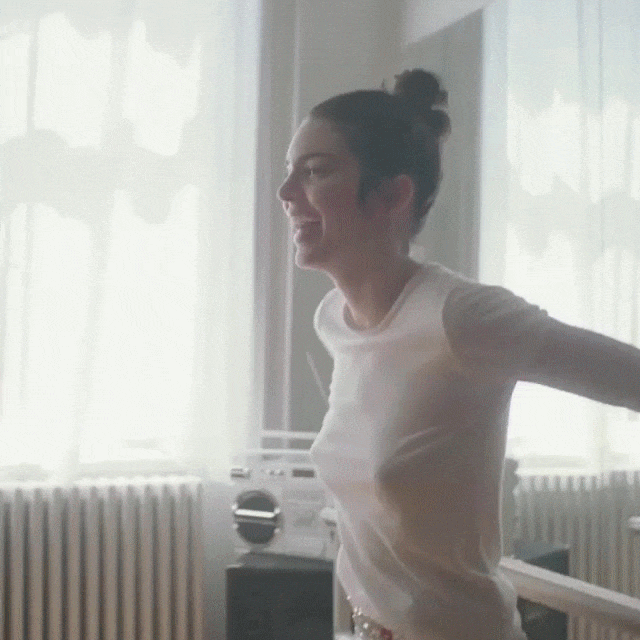 celebsn1:  Kendal Jenner see through gifs   NSFW18+ shnyyp.tumblr.com   Best looking one