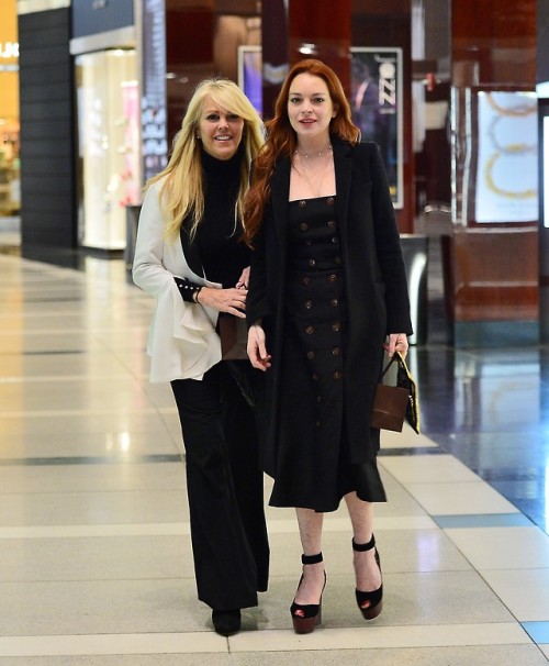 everythinglindsaylohan: Lindsay Lohan & Dina Lohan out for Michael Lohan’s birthday party in NYC