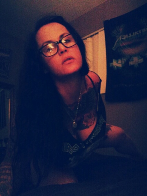 erinalkaline:  Flight 666  Sexy metal chick!!!