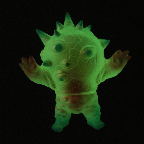 Mini glow in the dark #Kaiju Eyezon for upcoming #maxtoy15 celebration! Details via www.maxtoyco.com