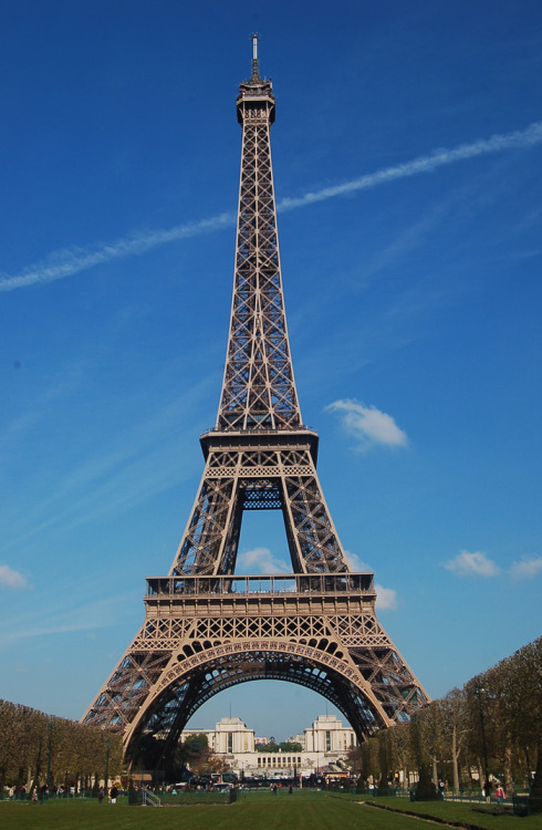 best-lovequotes:  Via 10 Places to Visit in Paris - The Eiffel Tower 