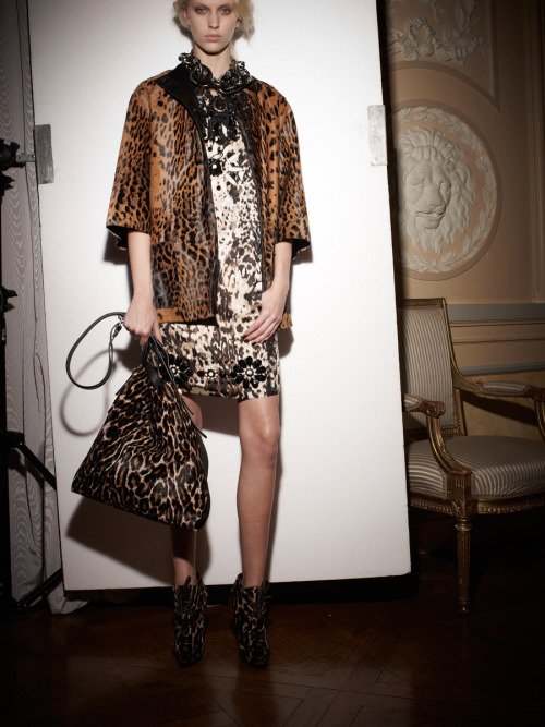 Lanvin Pre-Fall ‘13 Collection. This time, the designer Elbaz is going a bit far with maximali