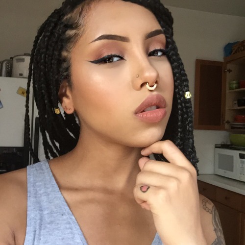 fvckinggshit:  janay-lewis:  I feel way too cute today 😊😊💖💖💁🏽   You are cute!