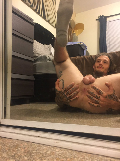 semi-str8-mexxxican:  I’m telling ya’ll, open cheek hole pics are so underrated and SO hot! Feel free to submit yours today😏