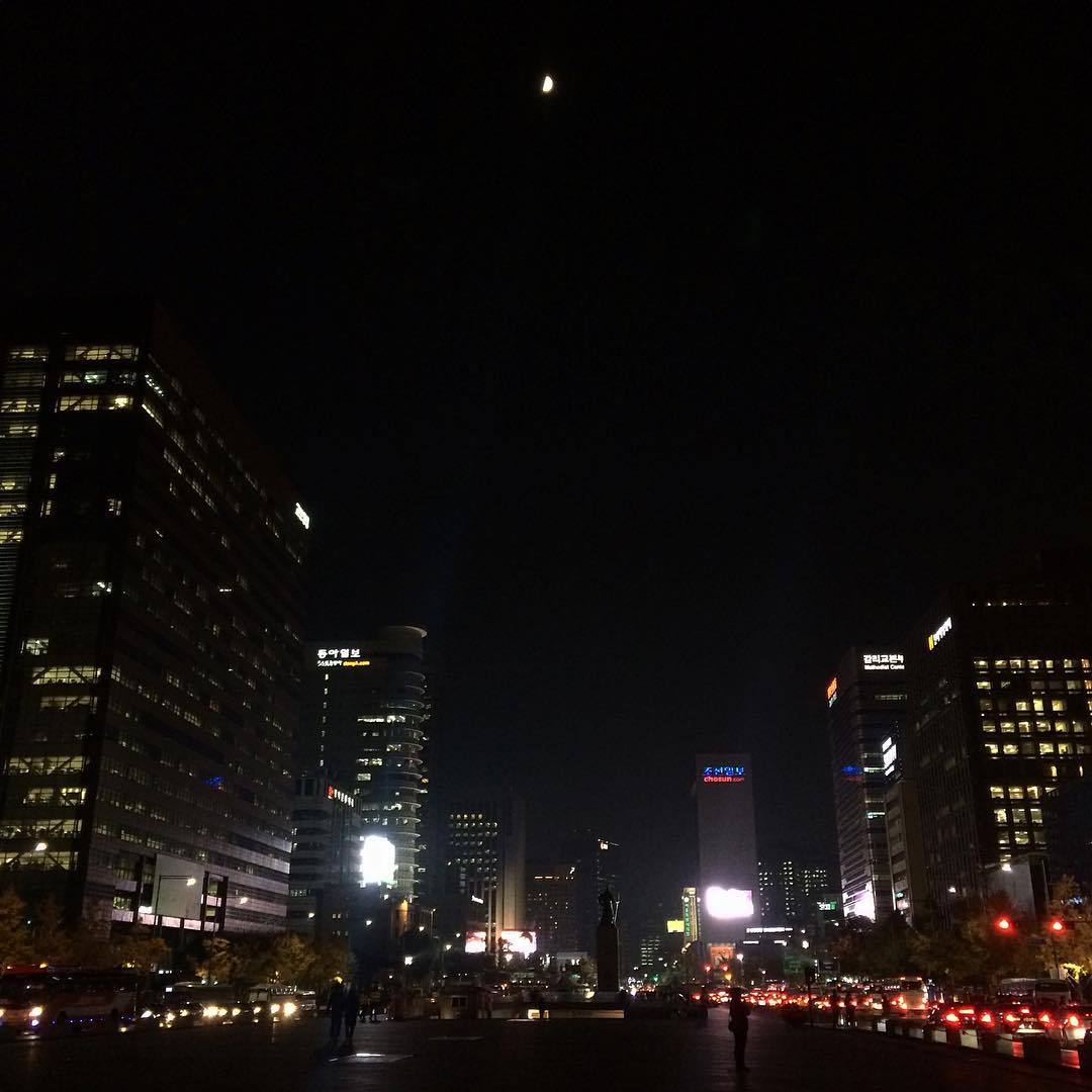 moonkissedjimin: https://www.instagram.com/p/BM7uqcPhTVA/