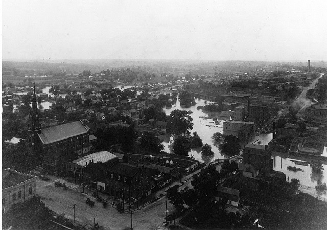 vintageeveryday:  Vintage photographs of flooding in Missouri. See more here… 