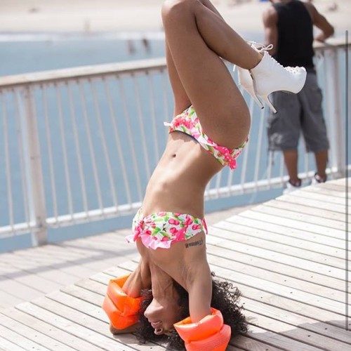 <p>Hahahahaha #levels #model #crystalo  #nyc #fitness #beach #floaties #heels</p>