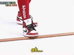 dyossuo:  oh-luhans: Clumsy Tao.   