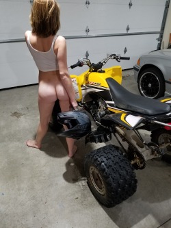 motherfuckinsorcerers:  sandt721:  sandt721:  sandt721:  sandt721:  sandt721:  sandt721:  Moto GirlShe wanted pictures with her quad before we get the snowmobiles out.. I think the shoot went well ❤❤❤        Go for a ride???    That is a sweet ride!!