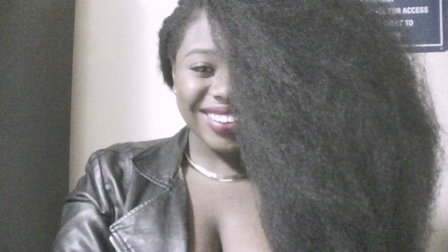 bae-stop-playin: so I only brushed out one side of my head. it took me like 2 hours.