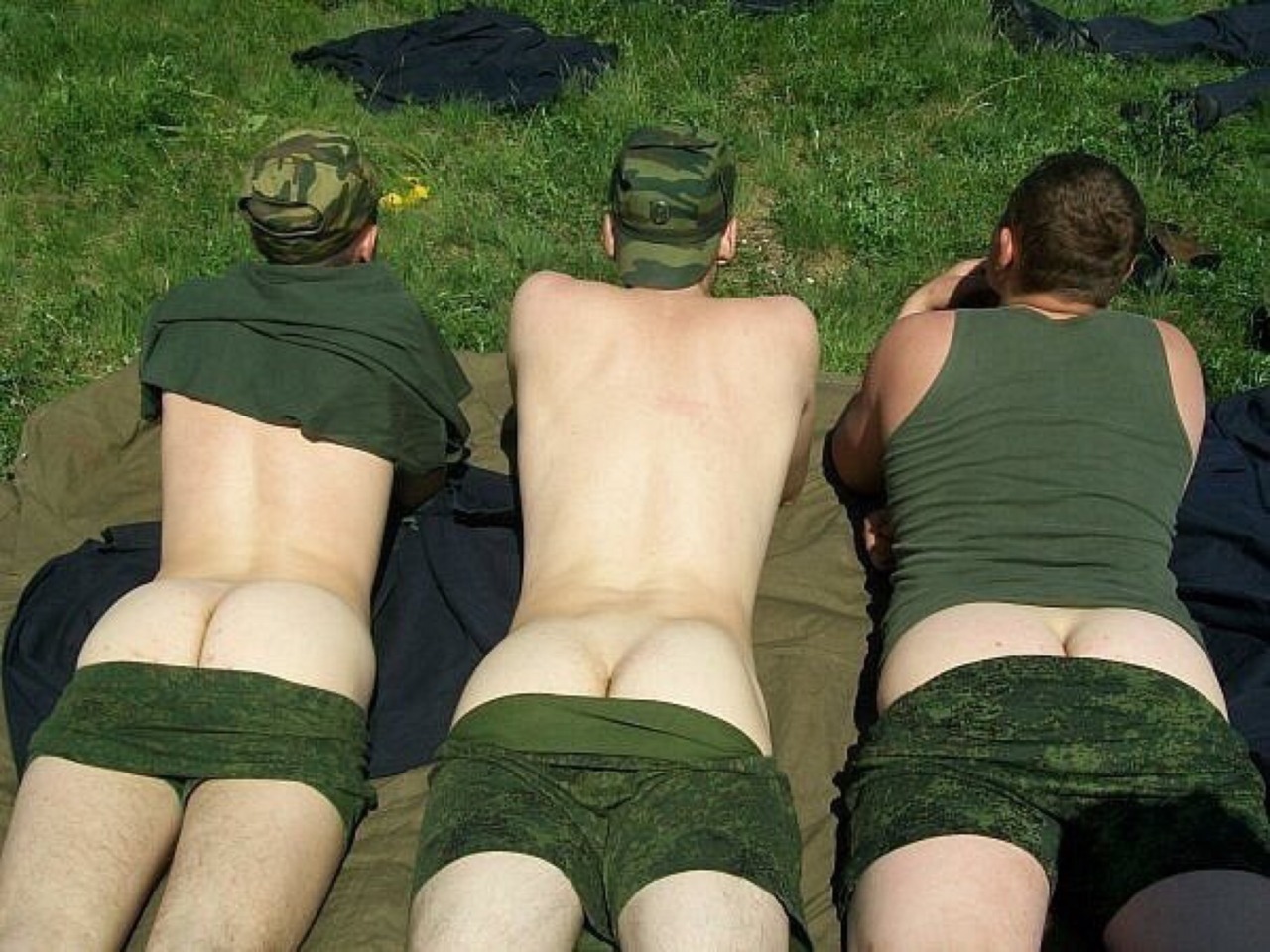 ★ Nude Soldiers ★