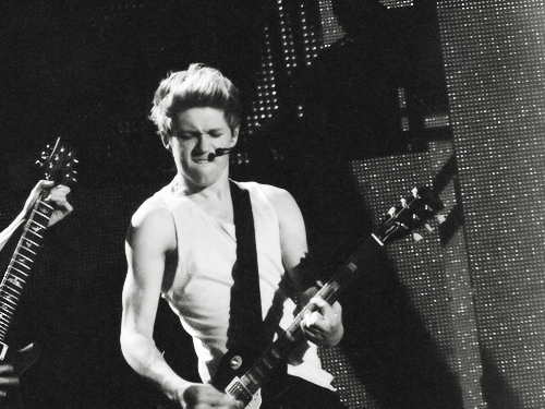 niallurby:  NIALL ~ TMH tour - Liverpool March 31 , 2013