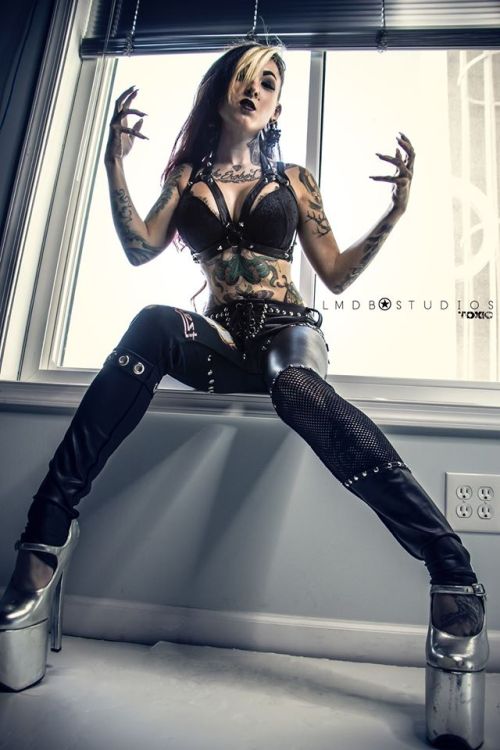 altmodelgirlcrush:  Alexandra Fische