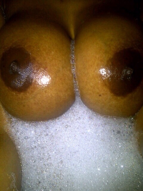 http://selfshotsandmore.tumblr.com/post/105859825160