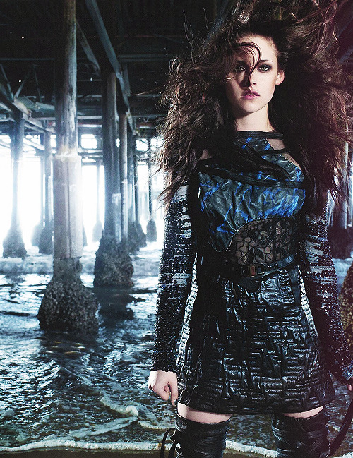 stewcharm:  ”I have been criticized a lot for not looking perfect in every photograph.