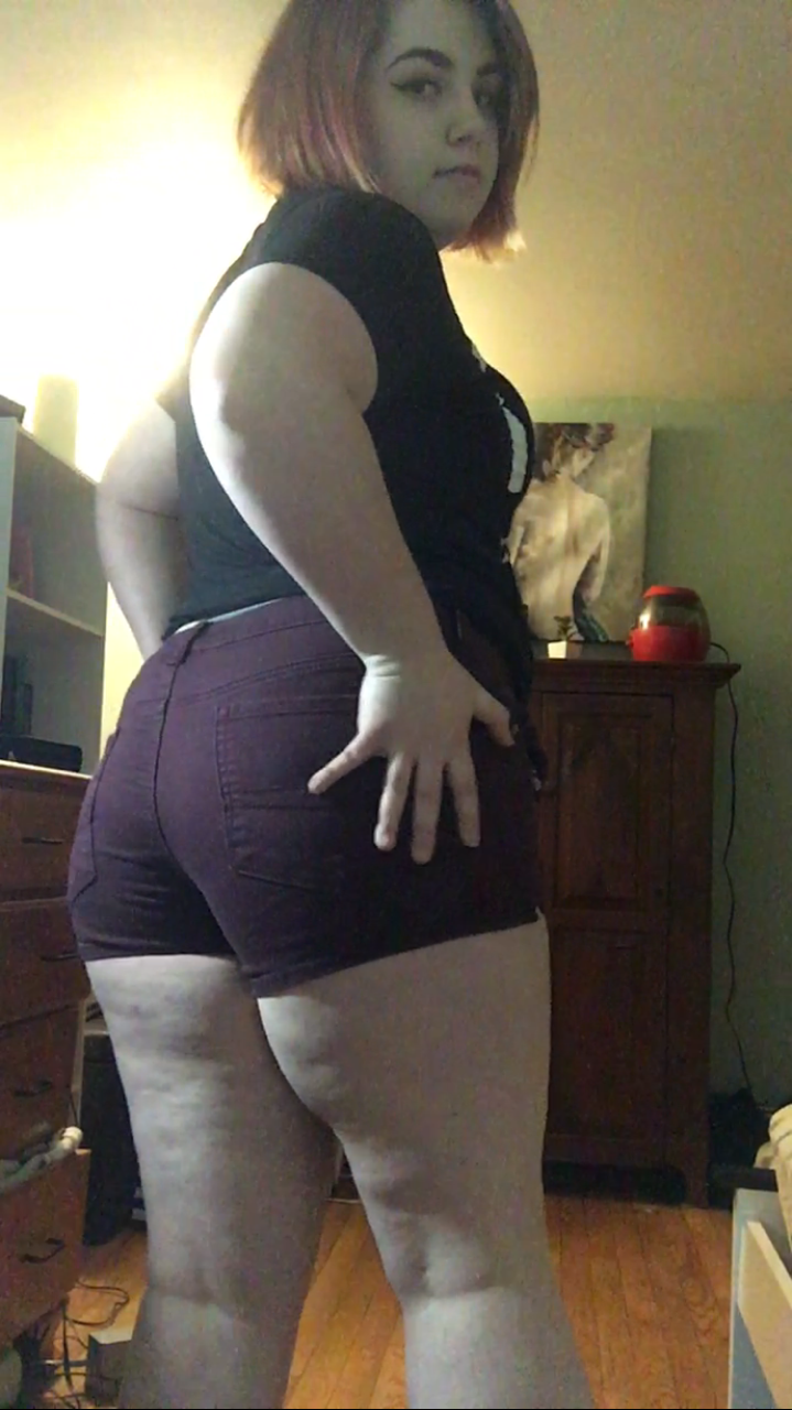 gothbelly: If anyone’s interested I have another video for sale! In this one I