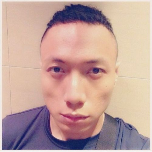 sgsub: sghunk32:  Muscular sub from Sg  mmmm sexy