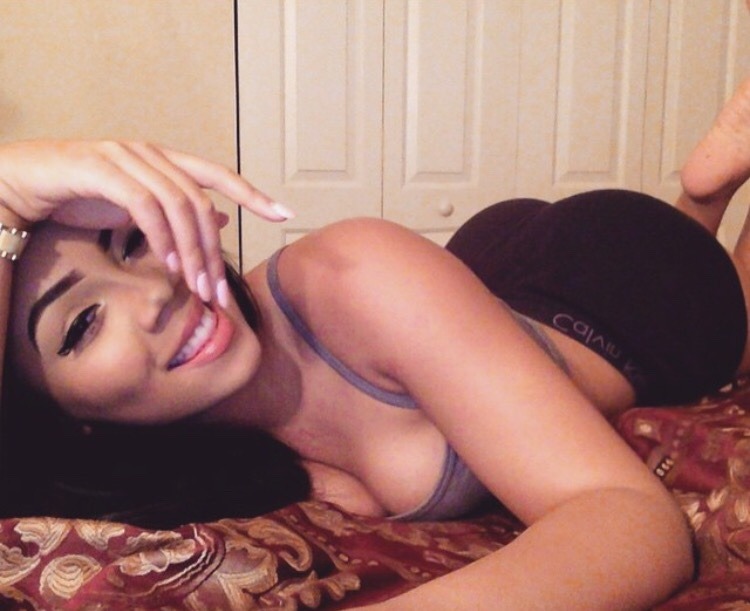 bombshellssonly:  @aaleeyahpetty