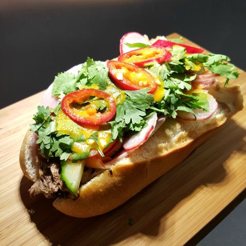 &ldquo;Made myself a Bahn Mi style pulled pork sandwich.&rdquo; on /r/food http://ift.tt/1NGMqx8